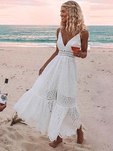 Casual Dresses Berryo White Pearls Sexig Women Summer Dress 2022 Hollow Out Brodery Maxi Cotton Evening Party Long Ladies Vestidoscasual