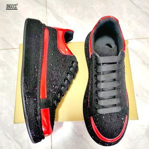 Scarpe di moda con strass rosso Scarpe da tavola da uomo con plateau piatto con lacci in spugna di fascia alta A97