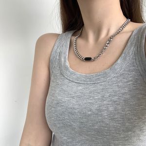 Collana personalizzata con spalline spesse semplici Ins Hip Hop Street Snap Collana alla moda Catena corta per maglione caldo Internet per le donne