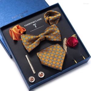 Bow Ties Vangise 브랜드 EST EST Design 실크 넥타이 손수건 주머니 제곱 커프 단추 세트 클립 Necktie Box 격자 무늬 아버지의 Daybow Forb22