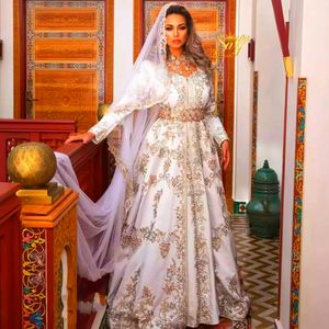 Elegante marokkanische kaftanweiße Abendkleider mit goldenen Spitzenapplikationen, A-Linie, lange Ärmel, formelle Mariage-Partykleider, arabisches Dubai-Kaftan-Abaya-Abschlussballkleid 2022