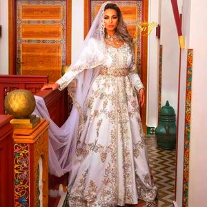 Vestidos de noite branca de Kaftan, elegantes com renda dourada, aplica uma linha de manga longa de manga longa Mariage Party Party Vides