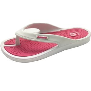 Women Beach Flip Flip Sapatos de verão Casual Rose Red For Girl Sandálias planas macias, sem -peso, chinelos de não -lips lombares Y200423