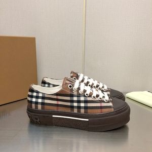 2023 Designer tênis de tênis Treinador Virgil Sapatos casuais calfskin couro branco verde vermelho azul letra