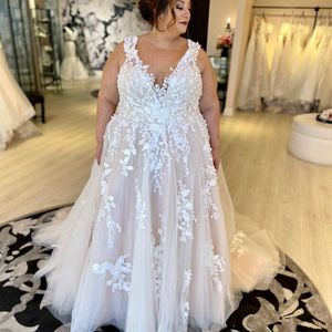 Plus Storlek 3D Blommorapplikationer Bröllopsklänning En linje Blush Pink Bridal Gowns Ärmlös V-Neck Boho Beach Bride Dresses 2022 Romantisk Long Tulle Robe de Marie