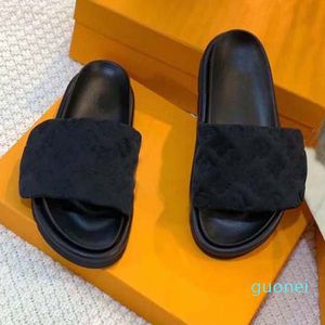 Högkvalitativ kvinna Slipper Designer Män Sandaler Mode Flat Casual Tofflor Äkta Tyg Utskrift Flip Flops Storlek 35-45 2022