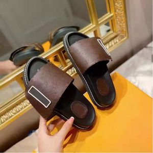 Kvinnor Pool Pillow Comfort Leather Slipper Mule Nylon Strap Designer Men Leather Sunset Flat Role Outrole Slide Sandal