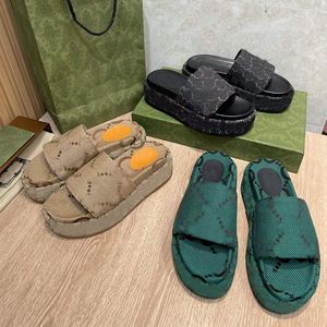 Kvinnors plattform Slide Sandal Designer Sandaler Casual Shoes Gummi Bottom Strawberry Flower Cowboy Printing Girls Summer Sandals Big Size