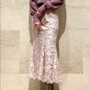 Kuzuwata Autumn Winter Women Jupes Japanese Fresh Elegant Mujer Faldas High Waist Embroidery Lace Hollow Slim Skirts 220317