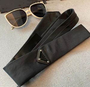 Europeiska och amerikanska mode svarta brev slipsar män och kvinnor par kostyer halsduk dubbel lager utsökt tillbehör hög kvalitet snabb leverans