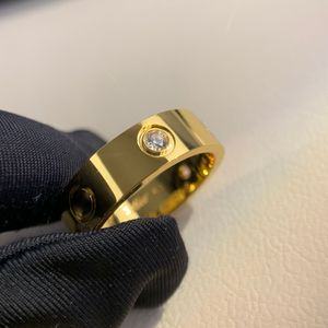 3 Diamonds Love Ring 5.5mm V Gold 18K US Size kommer aldrig att blekna vigselring lyxvarumärke officiella reproduktioner med lådan par ringar premium gåva
