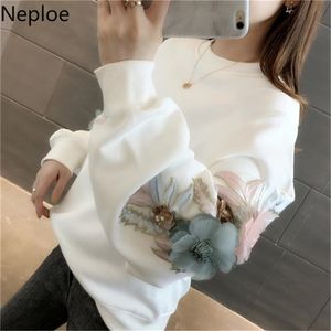 Neploe Thicked Flower Embroidery Hoodies O Neck Long Sleeve Ins Warm Sweatshirt Autumn Spring New Solid Ladies Top LJ200815