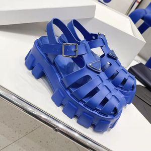 Sandaler Kvinna Sommar 2022 Modedesign Tjockbotten Plattform Utomhusklackar Sandaler Märke Tofflor i äkta läder för kvinnor