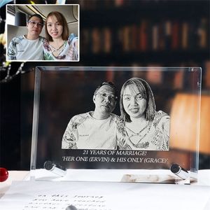 Cristallo personalizzato Clear Po Frame Incisione laser Ornamenti personalizzati per la camera Regalo di compleanno Amanti della famiglia Souvenir di nozze 220623