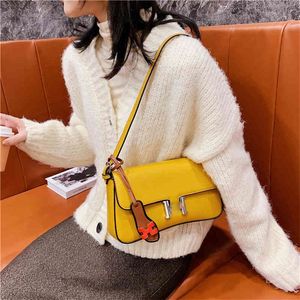 handbag simple texture, buckle, single shoulder, underarm damp bag, red girls' bag factory store online