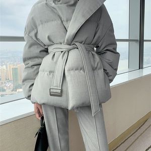 슈트 칼라 디자인 다운 코트 겨울은 얇은 따뜻한 오리 다운 코트 여성 다운 따뜻한 재킷 두꺼운 따뜻한 파파 벨트 f957 T200810
