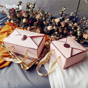 Stobag 10pcs /ロットの結婚式のギフト包装の包む封筒スタイルボックス誕生日パーティーチョコレートキャンディーデコレーションDIY 220420