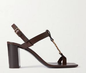 럭셔리 디자인 Lady 's Sandals 여성 플랫 신발 여성 완벽한 플랫폼 샌디에이티 랜디 스트랩 검투사 신발 검은 특허 카산드라 가죽 샌들 35-41