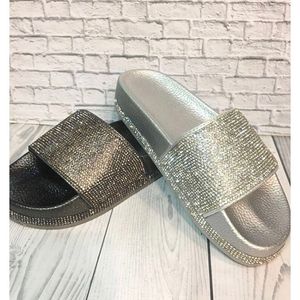 Flip Flops Moda Kadınlar Sıkıcı Kadın Kristal Düz Yaz Ayakkabı Kalın Alt Bling Plaj Slaytları Y200628 GAI GAI GAI