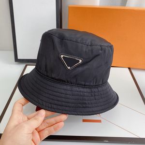 Designer Bucket Hats Baseball Kepsar för kvinnor Herr p Hat Dam Designers Casquette Sommar Unisex Letters Herr Outdoor Kepsar Hattar 2205064D