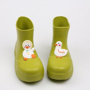 New fofo pato À Prova D 'Água Mulher Rainboots Ultralight Eva Slip-On Espesso Sola Senhoras Sapatos de Chuva Meninas Sólidas Plataforma Botas de tornozelo