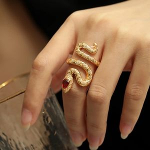 Mode Herren Gold Ring Hip Hop Schmuck Damen Mittelfinger Ringe Übertriebene Aussage Schlangenring