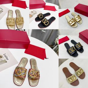 Designer New Gold Letter Buckle Hausschuhe Damen Ledersandalen Farbe Weiß Schwarz Grau Grün Zartrosa Segel Sommer Strandschuhe Größe 35-43