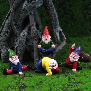 Dekorativa Objekt Figuriner 1 Set Mini Fairy Garden Drunk Yoga Gnomes Miniature Ornaments Dwarf Bonfire Statyer för blomkruka Decor