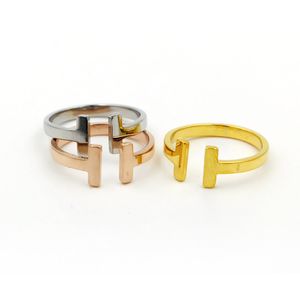 Neu kommen 316L Edelstahl Mode Doppel T Ring Schmuck für Frau Mann Liebhaber Ringe 18K Gold-Farbe Rose Schmuck Bijoux keine Buchstaben haben