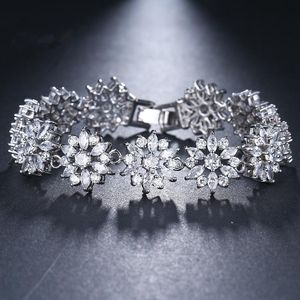 Braccialetti con ciondoli Geometria vintage Modello zircone Grande fiore di neve per le donne Elegante braccialetto color argento Gioielli femminili alla moda Fascino