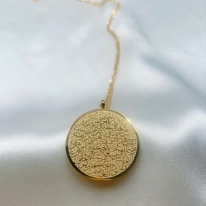 Collane con ciondolo Squisita collana del Corano per le donne Gioielli islamici Colore oro Cerchio in acciaio inossidabile Parola sacra Regalo musulmano