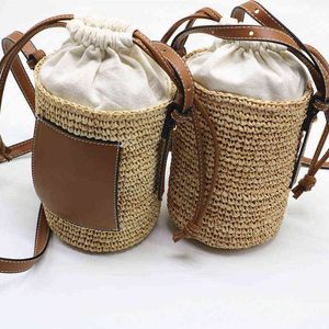 2022 Bucket Straw Woven Bag Women's New Fashion Versatile One Shoulder Messenger Woven Handbag Cc Sac A Main G220531
