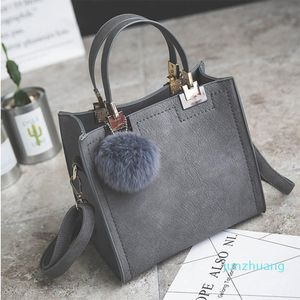 HBP Çapraz Vücut Kadın Omuz Çantaları Kadınlar için Moda Crossbody Çanta Lüks Çanta Seyahat Hairball