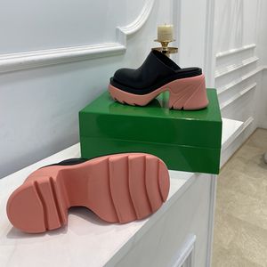 디자이너 디자이너 최신 디자인 Womens 샌들 패션 신발 진짜 가죽 어퍼 부드럽고 편안한 하이힐 두꺼운 솔 섹시한 아름다운 35