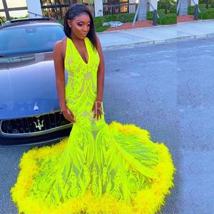 Stunning Sequined Prom Dresses Halter Feather Hem Evening Party Gown Yellow Mermaid Female Sepcail Occasion Dress