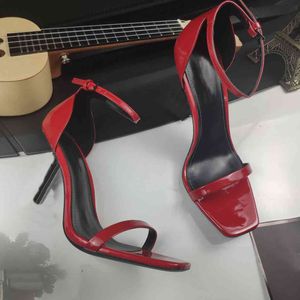 Högkvalitativ designer Kvinnor Alfabetklackar Sandaler Läder Högklackade Sexiga Röda Skor Olika Färger Lyxbrev Dadd