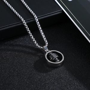 Novos produtos em colar de estoque Hip Hop disco saltador e mulheres casal casal e estilos europeus e americanos Titanium Steel Rotatable Cross Circle Fabricante