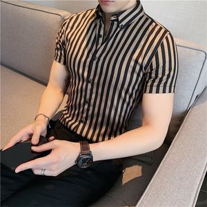 Högkvalitativ Sommar Kortärmad Striped T Shirts För Men Kläder Enkel Lyx Slim Fit Business Casual Formal Wear Blouses 220401