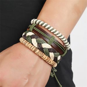 Braccialetti di corda intrecciata a strati Boho per donna/uomo Set di braccialetti di pelle con perline di legno alla moda Braccialetti di gioielli con catena a mano di moda