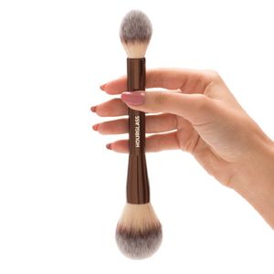 Make -up -Bürsten Sanduhr -Schleierpulverpinsel - Doppelteendige Highlighter -Kosmetik Ultra weiches synthetisches Haar Q240507