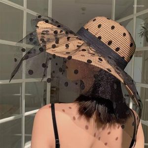 Chapéus de aba larga Chapéu de palha luxuoso Sun Cap Summer Summer Protection Beach Fashion Dots Gaze Lace Cover Face Black Visor Elob22