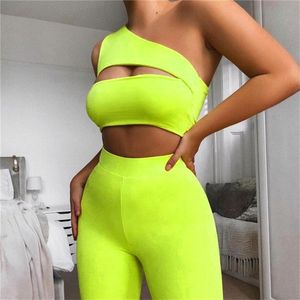 2020 Summer Women Neon Color Два кусочка, которые выходят из плеча Hollow Out Top Top Elastic High This Shorts Shorts Track Clest T200701