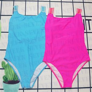 Designers One peça roupas de banho de banho feminino Ternos de banho luxuosos clássicos femininos fosterizes de banho de praia Bodysuits de natação