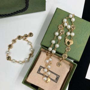 Top luksusowy projektant naszyjnik dla woaman produkty ze stopów mosiężne naszyjniki jakość 18-karatowa złota bransoletka z perłami dostawa biżuterii
