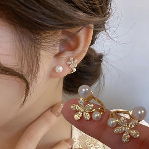 Stud Korea Imitation Pearl Flower Earrings for Women Girls Fashion Crystal Earring Light Luxury Wedding Jewelry Party Giftudstud Kirs22