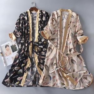 Kadın Pijama Bahar Çift Bornoz Üç Çeyrek Ipek Robe Ev Giyim Saten Baskı Kimono Elbiseler Erkekler Kadınlar Uzun Uyku Giyim Giyinme G