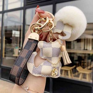 Keychains Lanyards Designer Sneaker Leather Silicone European American Trend Female Creative Bear Leather Personalized Car Keychain Men and Women Lovers Bag