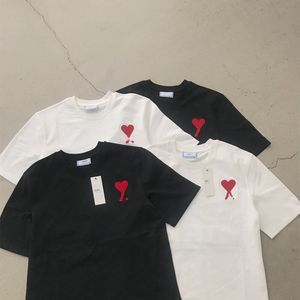 Yaz Tasarımcı T-Shirt Kırmızı Kalp Şeklinde Nakış Yuvarlak Boyun Erkekler ve Kadınlar için Kısa kollu Gevşek Tee