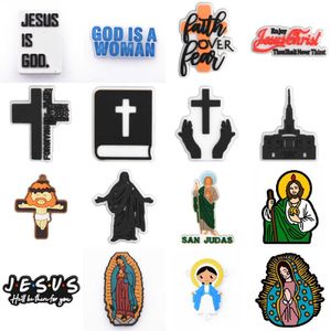 Jesus God Croc Shoe Charms Black Cross Bible Shoes Decorações Os Acessórios da Virgem Mary Acessórios Santos para homens adultos Mulheres