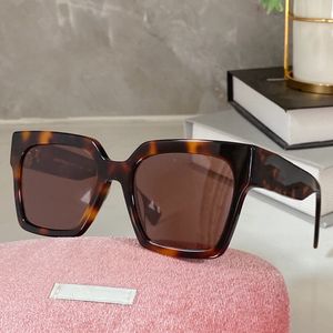 Новые квадратные дизайнерские солнцезащитные очки Mens Ladies Omu04uv.
